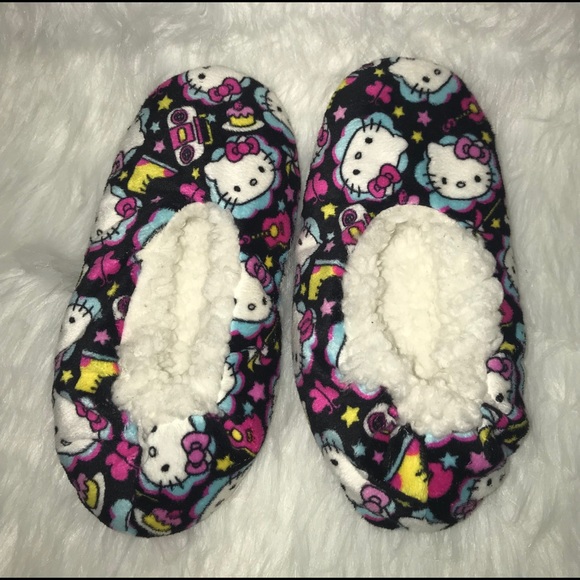 ✨Hello Kitty slippers socks & Hat ✨SZ 13/1 - Picture 2 of 5